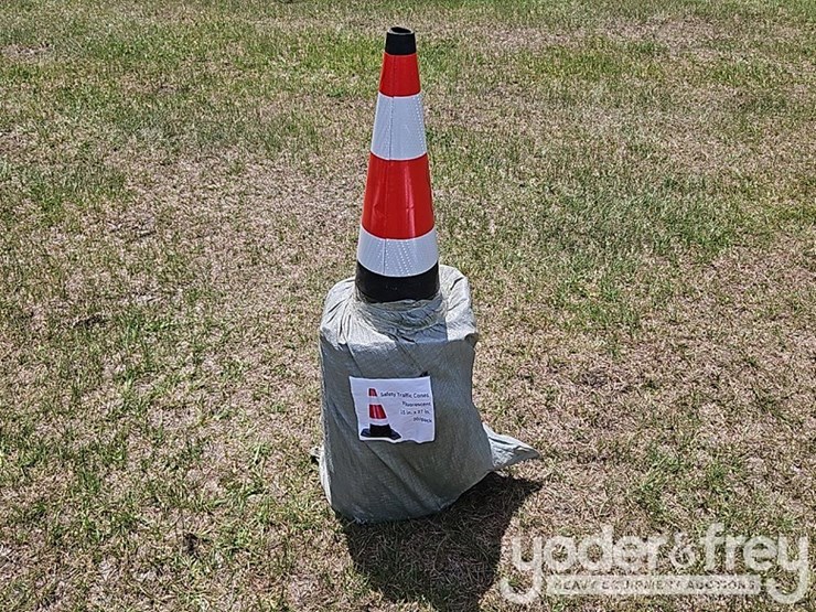 unused-fluorescent-safety-traffic-cones,-20-pieces-image-3