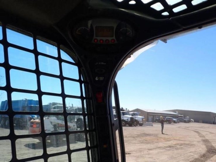 2014-bobcat-s590-image-11
