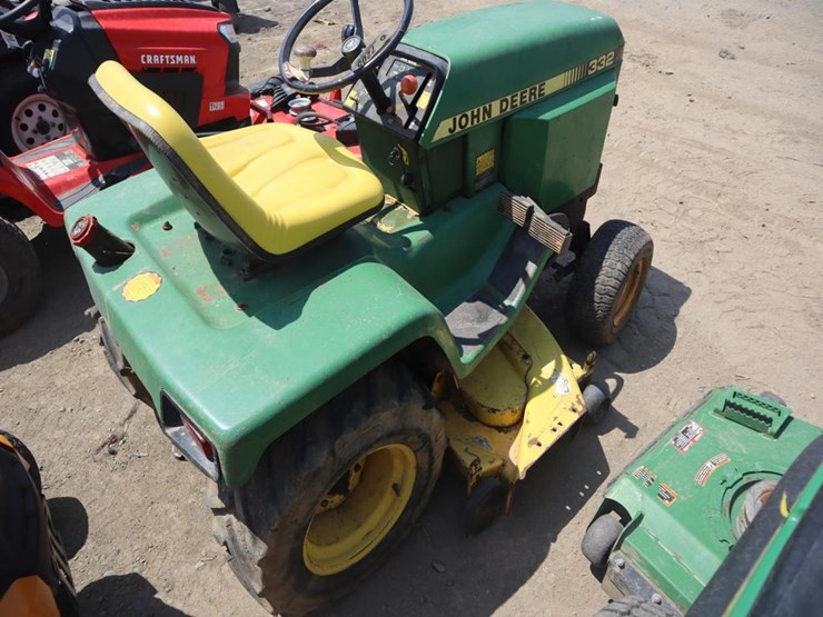 john-deere-332-image-7
