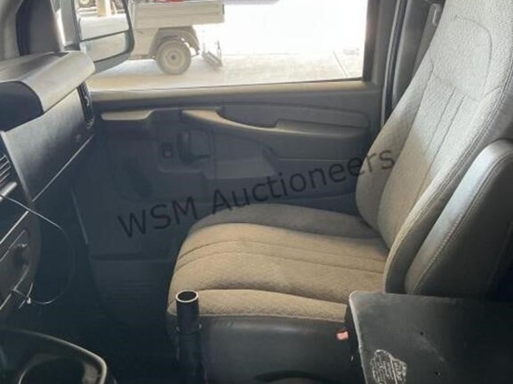 2013-chevrolet-express-2500-image-21