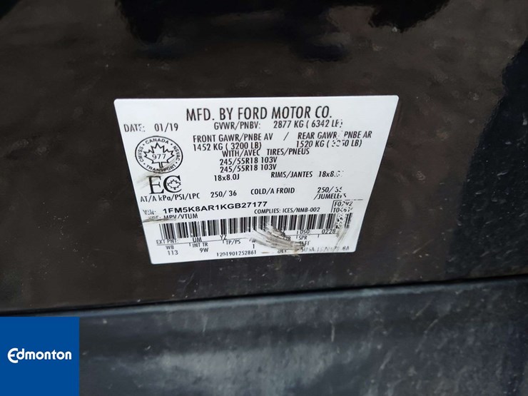 2019-ford-explorer-image-27