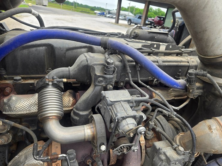 2016-peterbilt-389-image-43