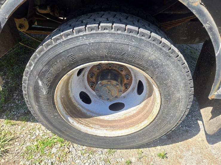 2017-ford-f550-image-55