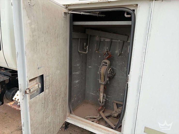 2005-international-durastar-4300-image-35