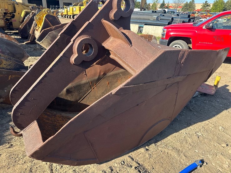 #4853-•-approx-62"-sand-excavator-bucket-image-3