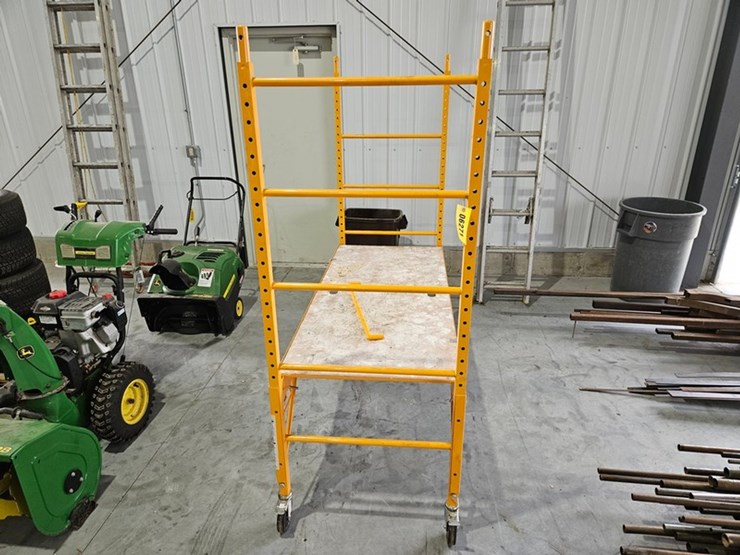 #6271-•-rolling-metal-scaffolding-image-2