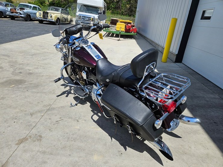 #6179-•-2006-harley-davidson-road-king-motorcycle-image-3