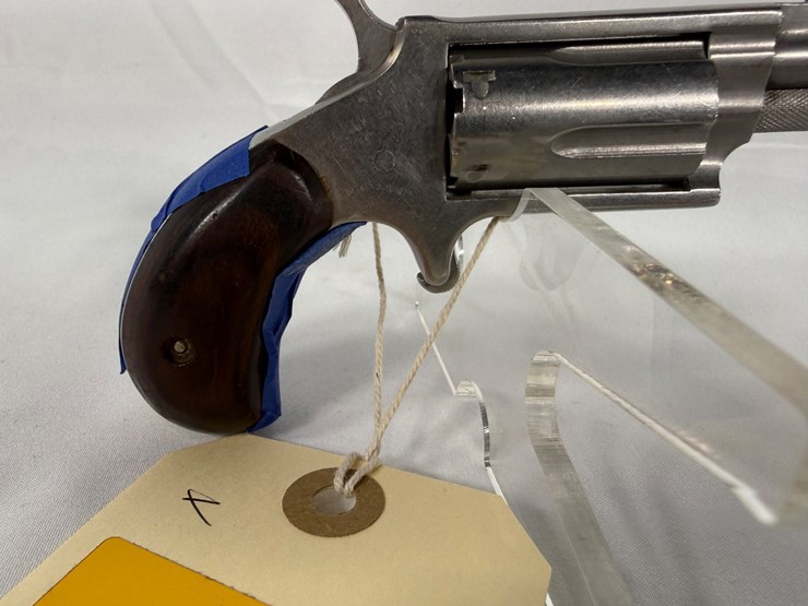 #79-•-naa-22mag-revolver-z14268-image-7