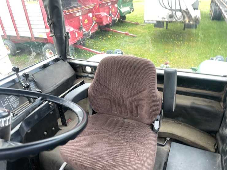 john-deere-8640-image-30