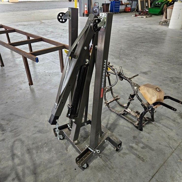 #6273 • Pittsburgh Heavy Duty 2 Ton Folding Engine Crane