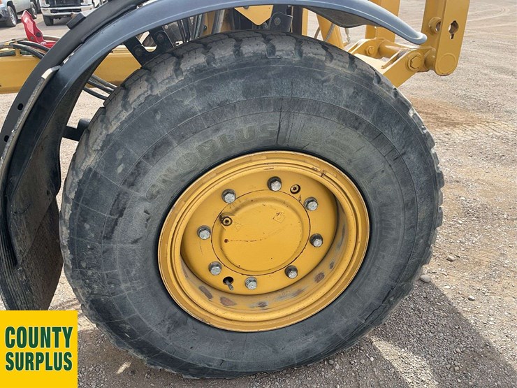 caterpillar-160m-awd-image-13