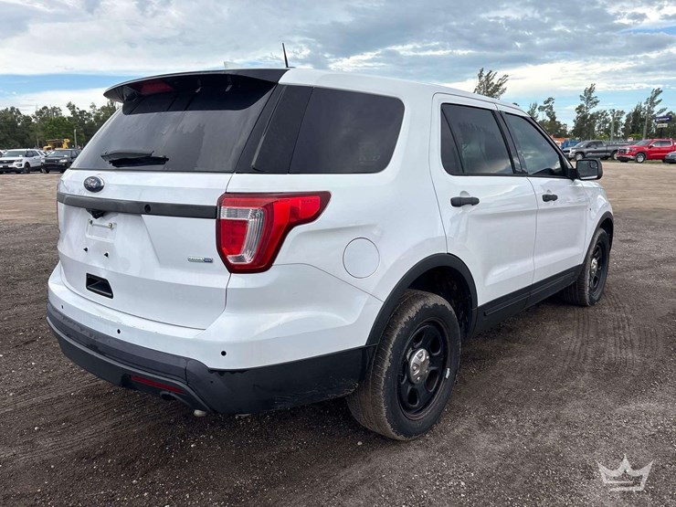 2017-ford-explorer-image-2