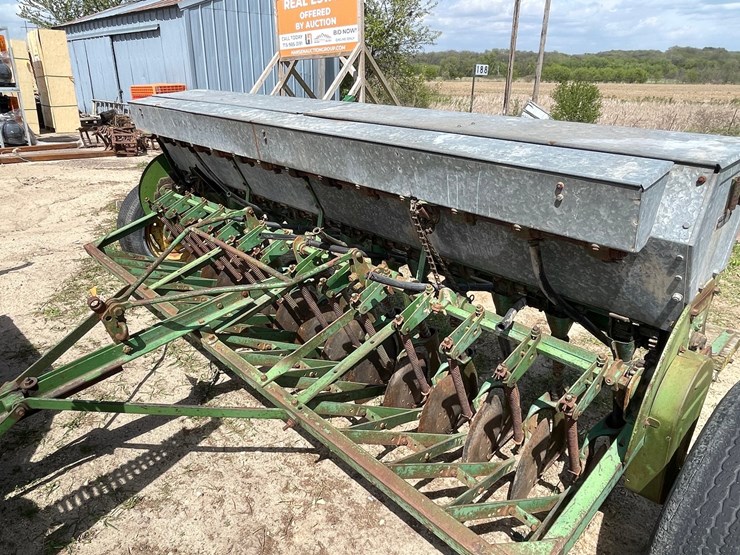 john-deere-8-image-14