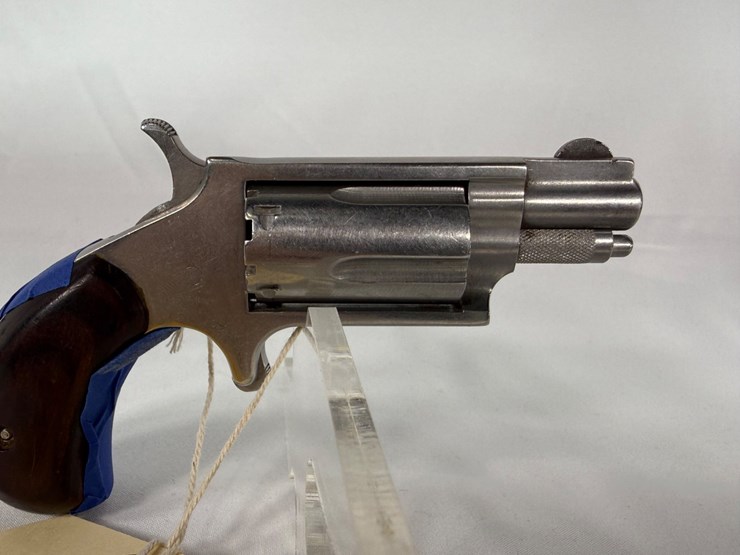 #79-•-naa-22mag-revolver-z14268-image-12