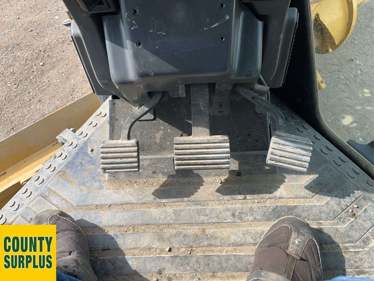 caterpillar-160m-awd-image-16