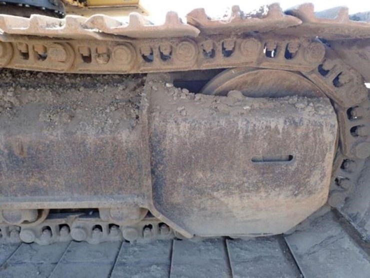 2017-deere-250g-lc-image-57