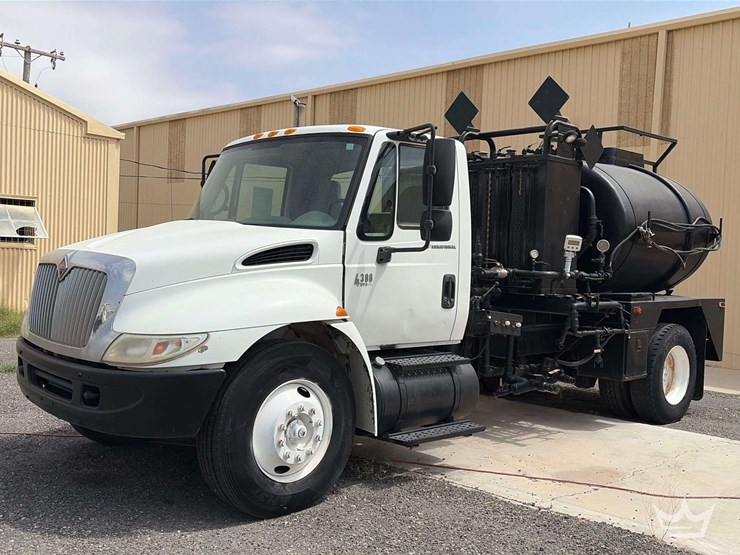 2007-international-durastar-4300-image-1