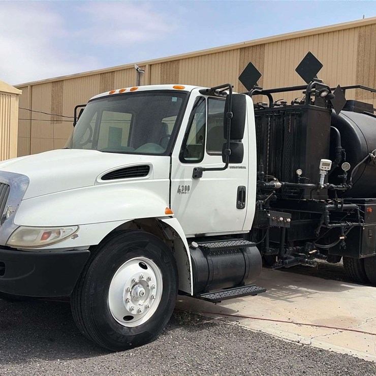 2007 INTERNATIONAL DURASTAR 4300
