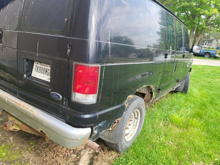 2000-ford-e250-image-34