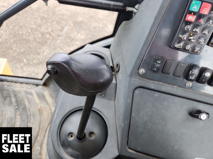 deere-410l-image-11