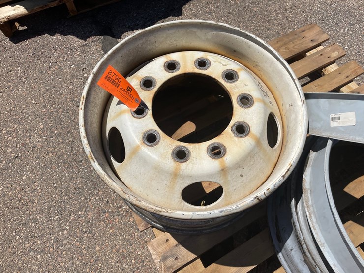 #8790-•-(2)-steel-rims-and-(2)-spacers-image-4