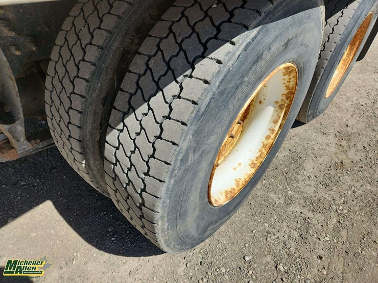 international-durastar-4400-image-11
