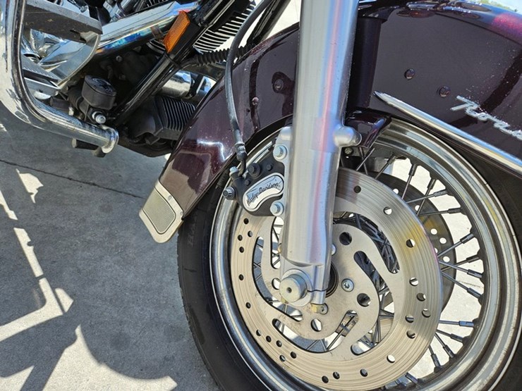 #6179-•-2006-harley-davidson-road-king-motorcycle-image-12