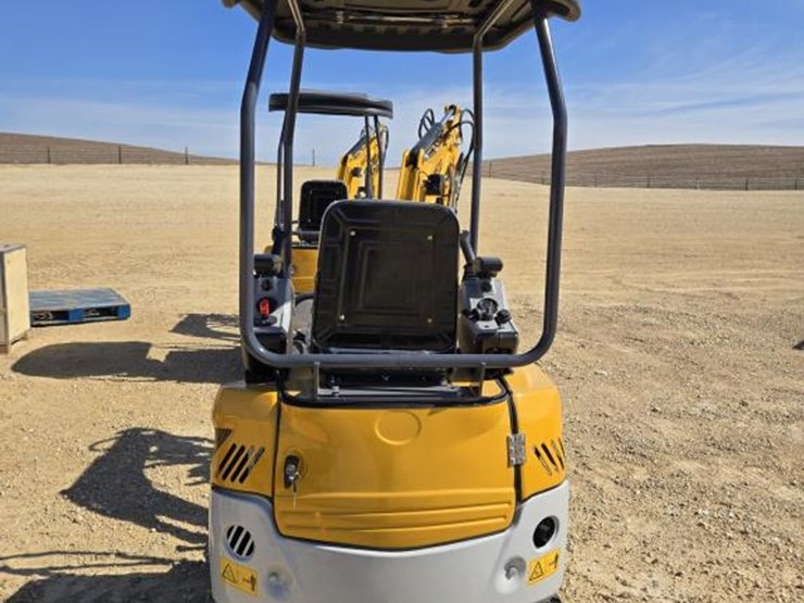 #700-•-new-sdlanch-me20-mini-excavator-image-7