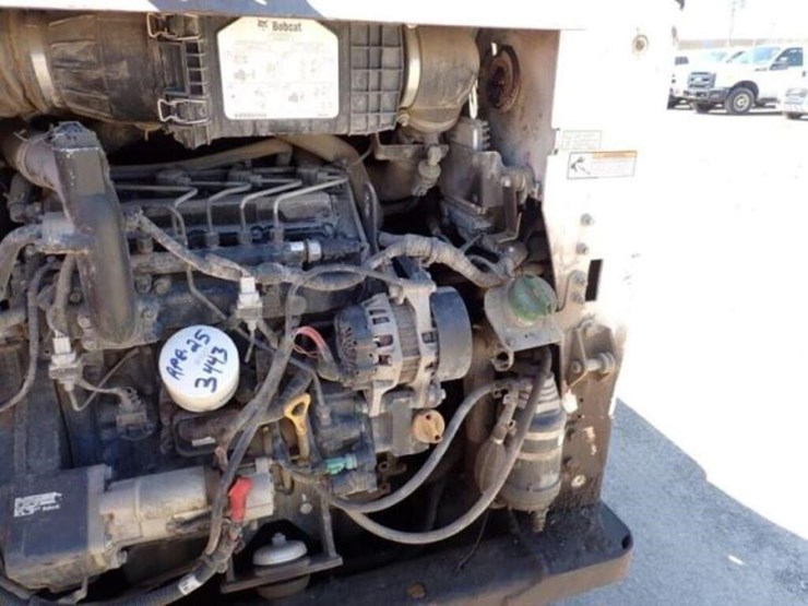 2019-bobcat-s590-image-34