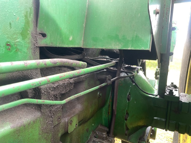 john-deere-8640-image-38