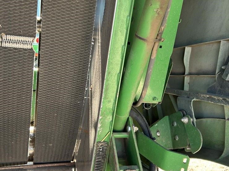 2012-john-deere-569-premium-image-16
