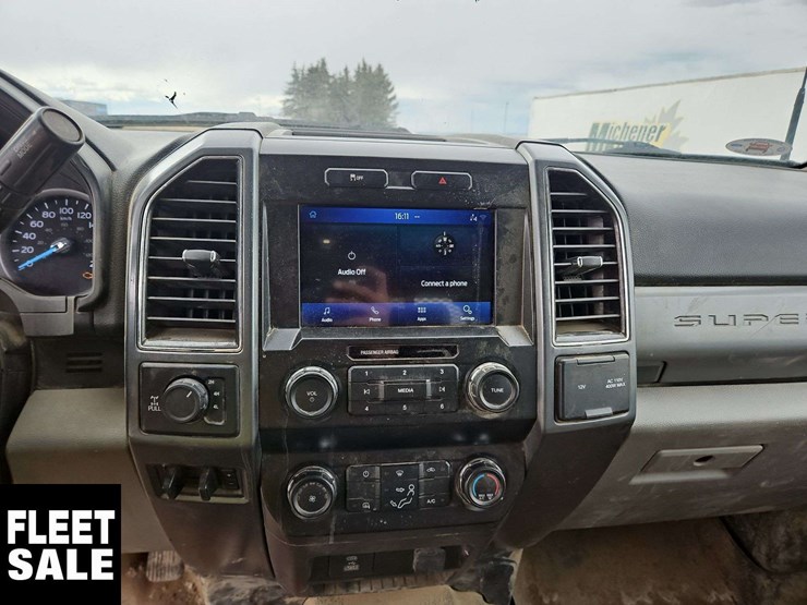 2022-ford-f350-image-27