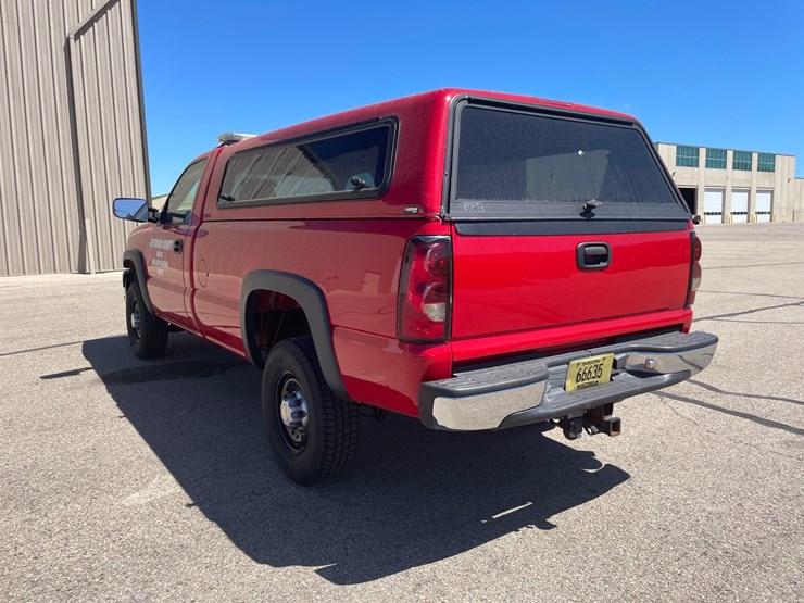 2004-chevrolet-2500-image-8