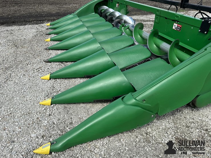 2020-john-deere-708c-image-11