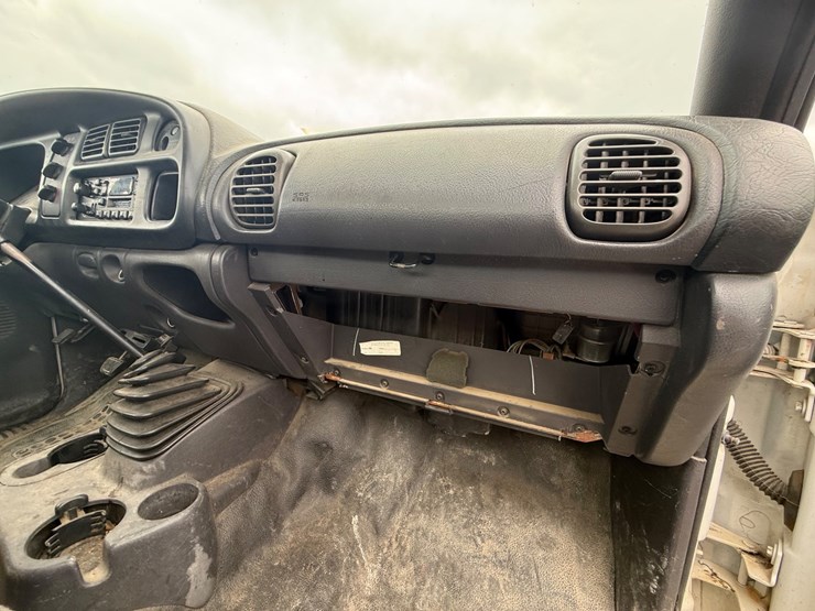 2001-dodge-ram-3500-image-30