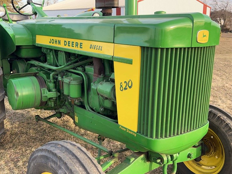 john-deere-820-image-10