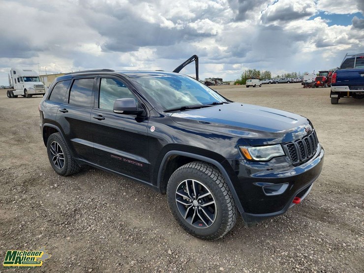 2017-jeep-grand-cherokee-image-2