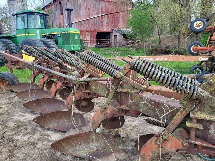 white-6-bottom-moldboard-plow-image-10