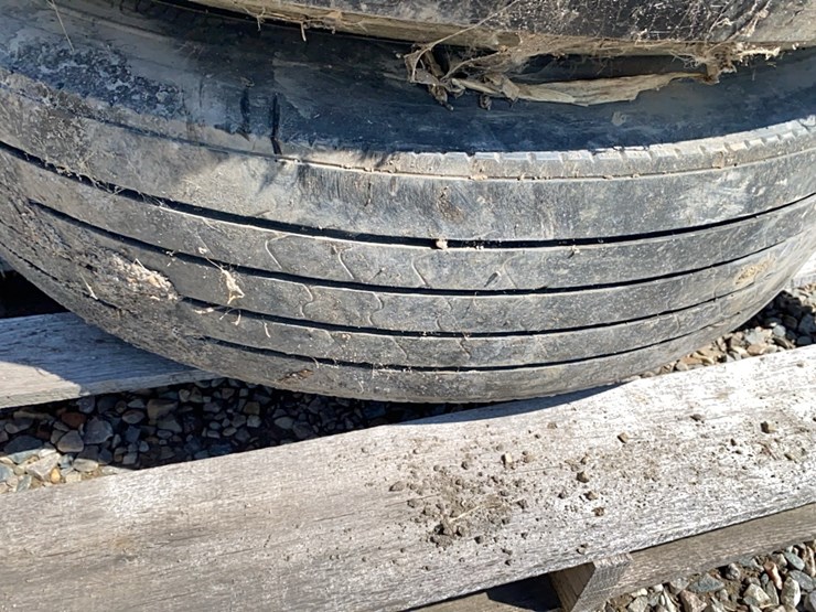 4---295/75r22.5-rims-and-tires-image-10
