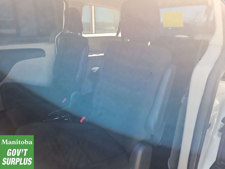2012-dodge-grand-caravan-se-image-28