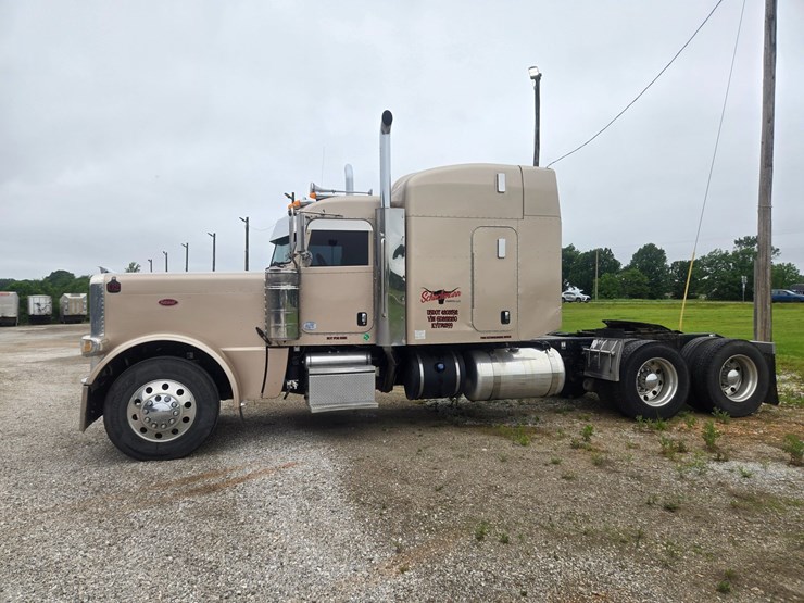 2016-peterbilt-389-image-6