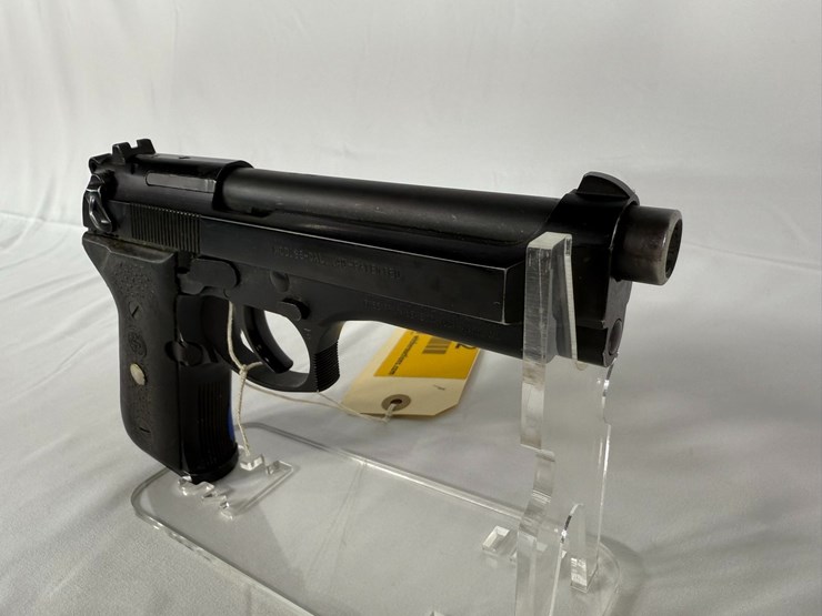 #42-•-beretta-96-40-pistol-ber000470-image-18