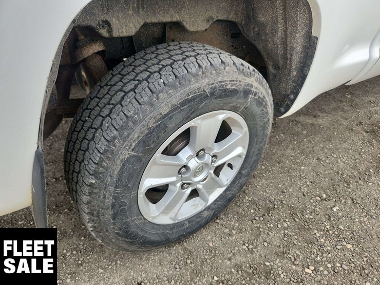2014-toyota-tundra-image-10