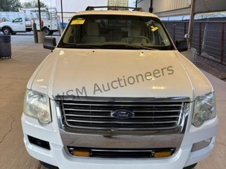 2009-ford-explorer-image-3