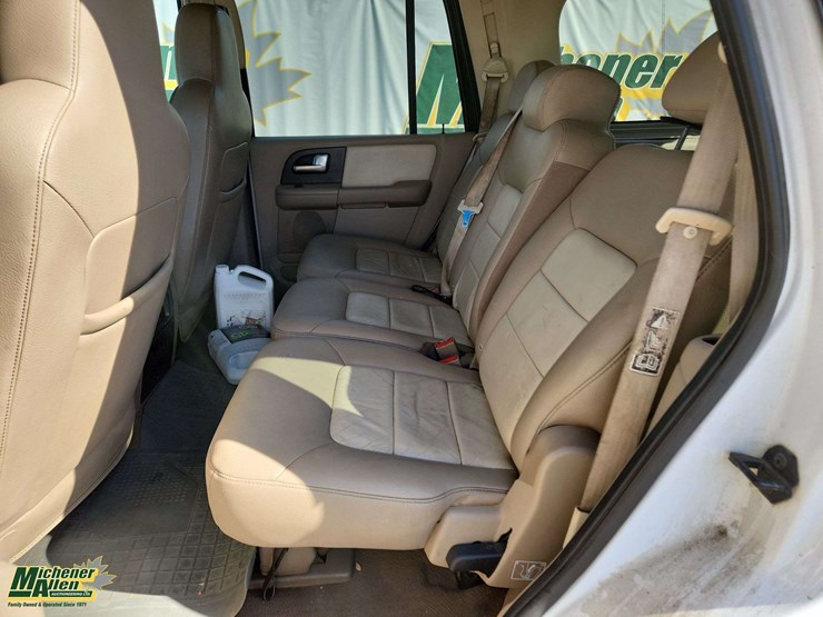 2004-ford-expedition-image-22