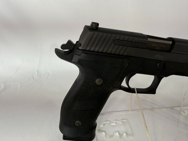 #17-•-sig-sauer-p226-9mm-pistol-uu768932-image-14