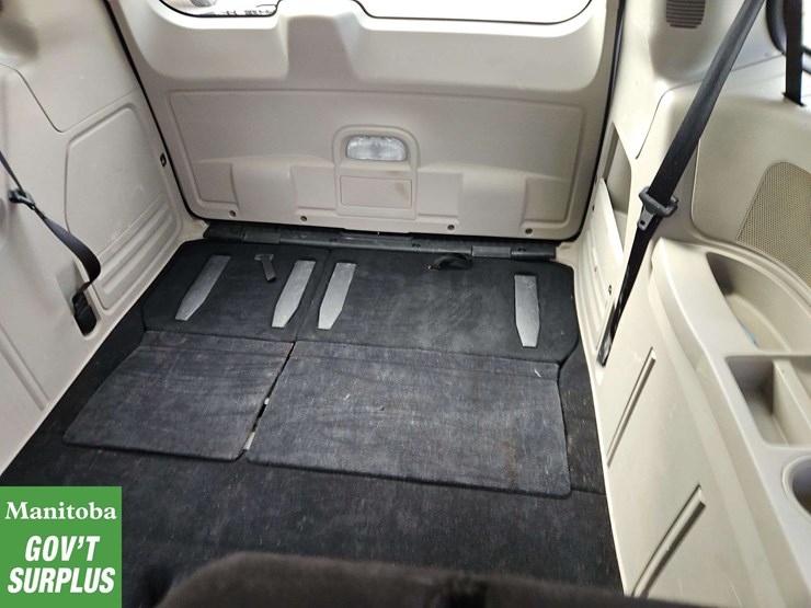 2014-dodge-grand-caravan-image-22