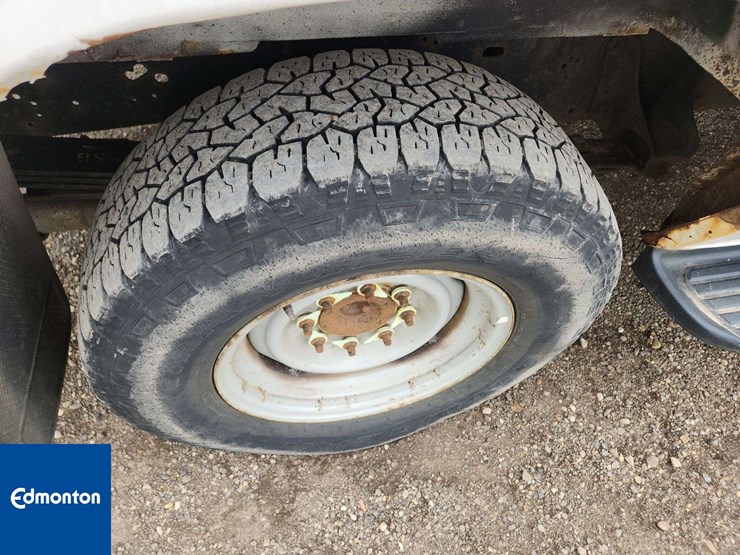 2014-ford-cargo-image-31