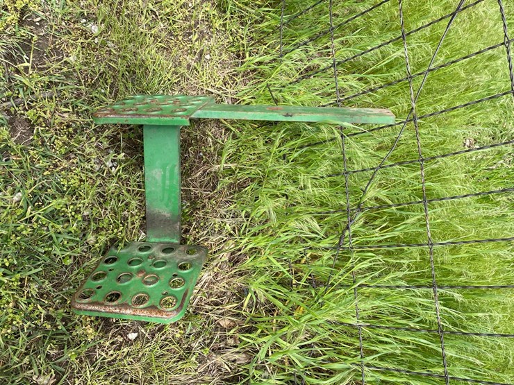 john-deere-tractor-steps-image-2
