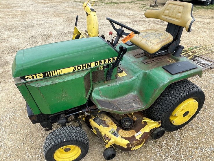 john-deere-318-image-4